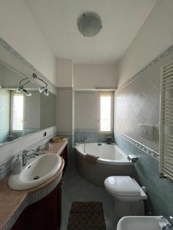 Attico Con Terrazza In Via Dei Traghetti Apartment Lido di Ostia Ngoại thất bức ảnh