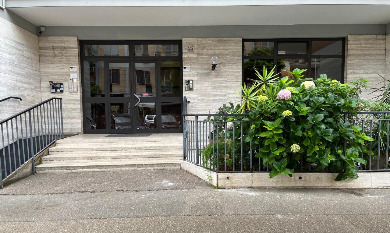 Attico Con Terrazza In Via Dei Traghetti Apartment Lido di Ostia Ngoại thất bức ảnh